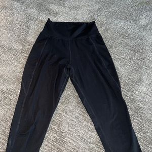 Alphalete black surface pocket legging